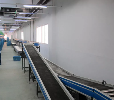 Inclined Belt Conveyor الحزام الناقل المائل